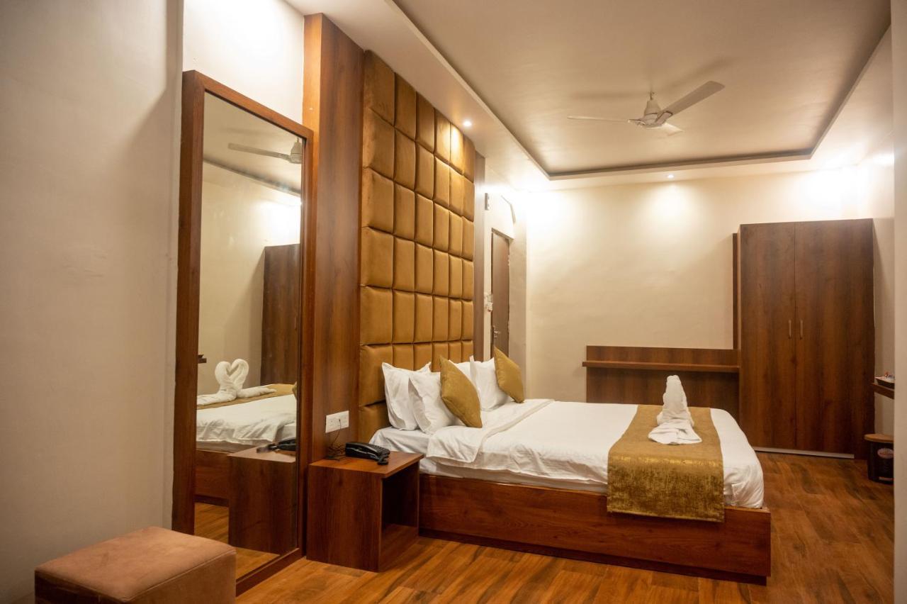Kiran Palace Otel Varanasi Dış mekan fotoğraf