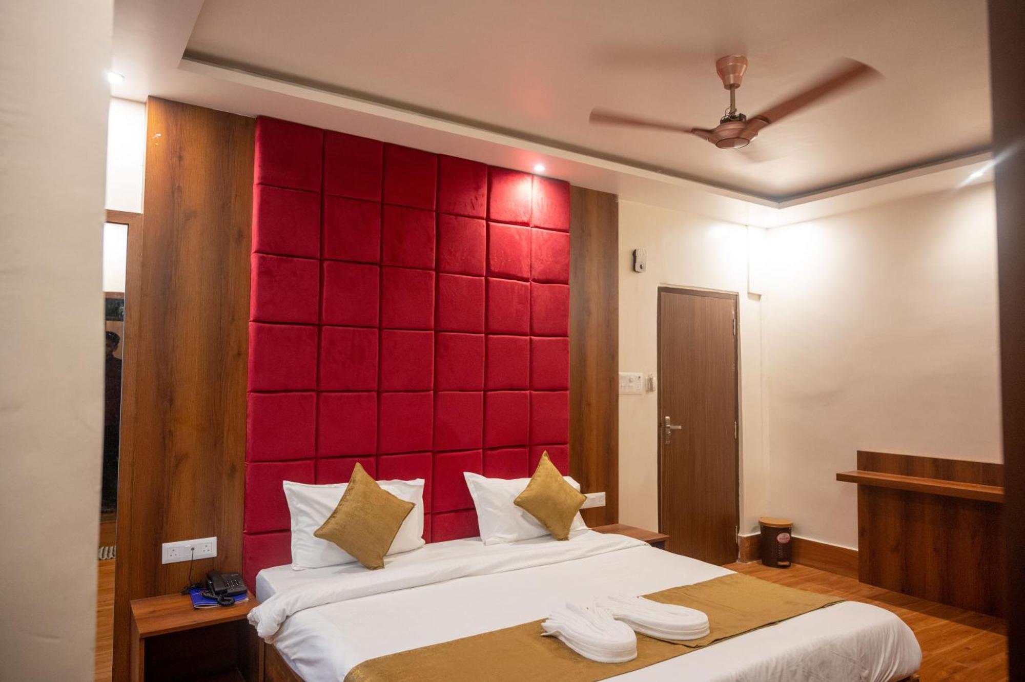 Kiran Palace Otel Varanasi Dış mekan fotoğraf